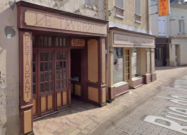 Location Immobilier Professionnel Local commercial Doué-la-Fontaine 49700